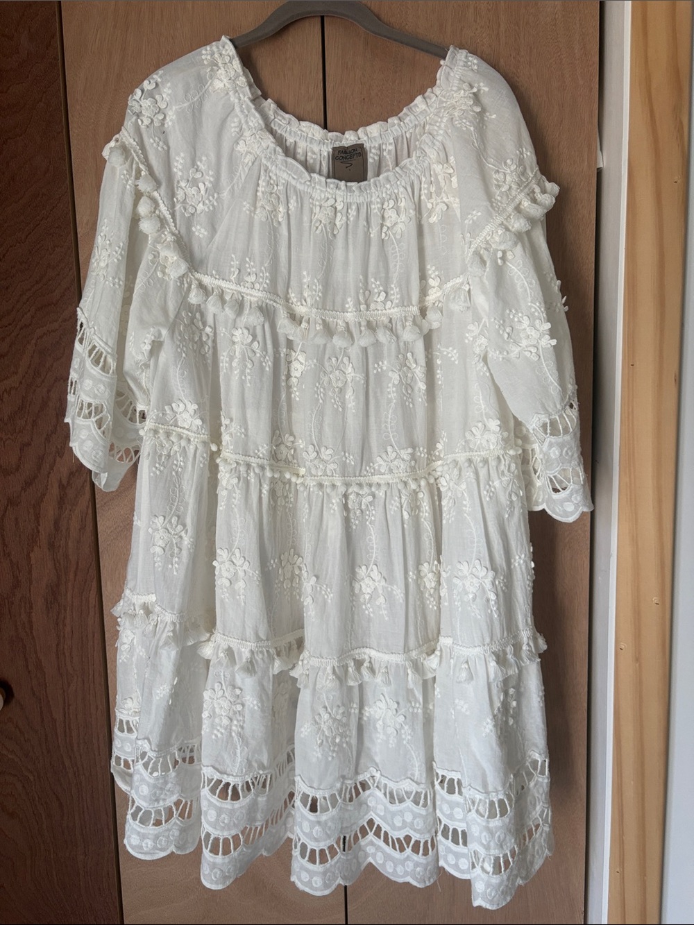 Boho Embroidered White Tiered Mini Dress 25” pit to pit